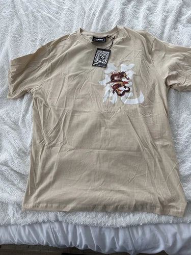 Nwt Super Massive Unisex Top Graphic Tshirt Tan Xxl Must Sell Now T-Shirt | Classic Streetwear | Comfortable All-Day Fit