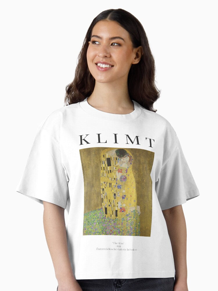 The Kiss Gustav Klimt Exhibition Poster Boxy T Shirt Boxy T Shirt Premium Print Relaxed Style