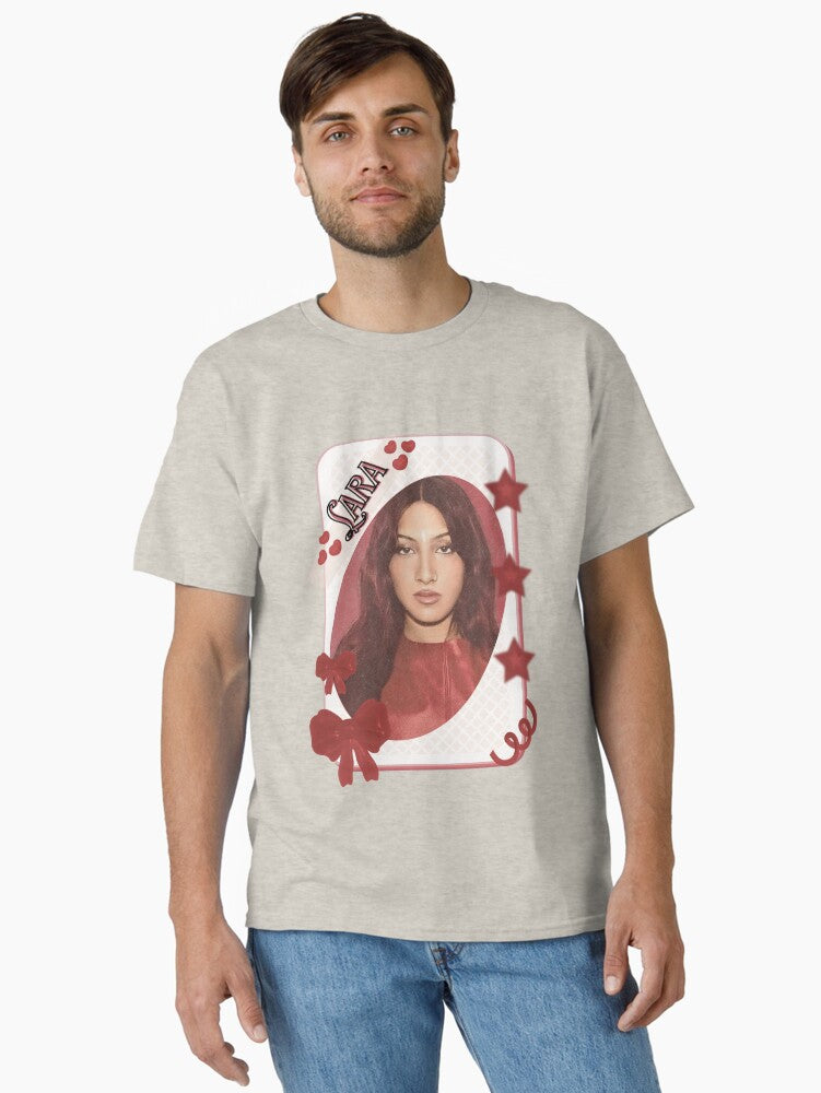KATEYE Lara Kpop Y2K Group Card Red Aesthetic Collage Design Classic T-Shirt