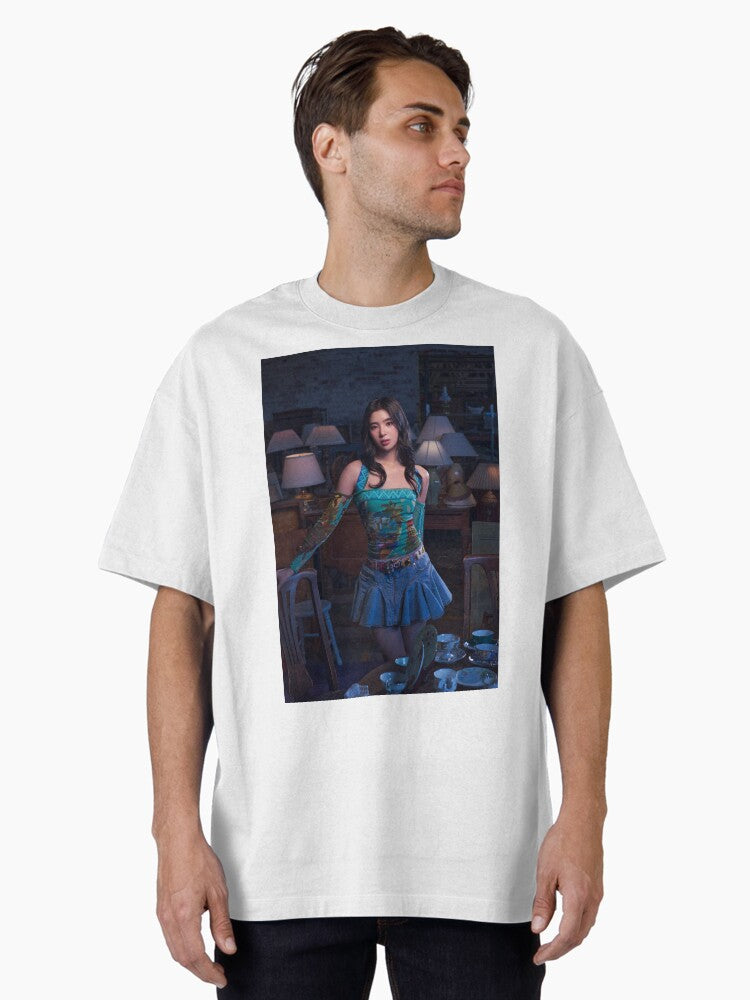 Sophia KATSiEYE SIS Oversized T-Shirt